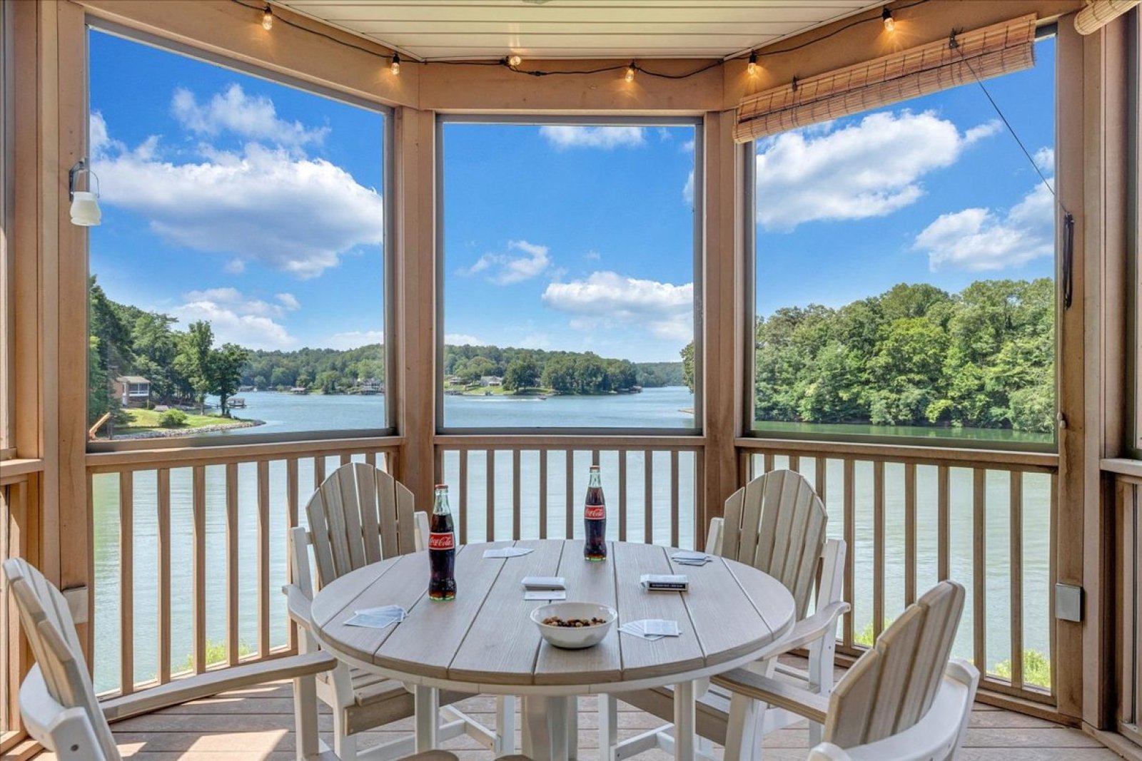 Screened deck off of Kitchen (Seating for 4)